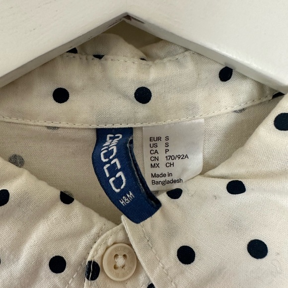 White polkadot H&M button shirt - Picture 2 of 2